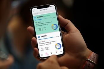 iprod_mobile_app_hand